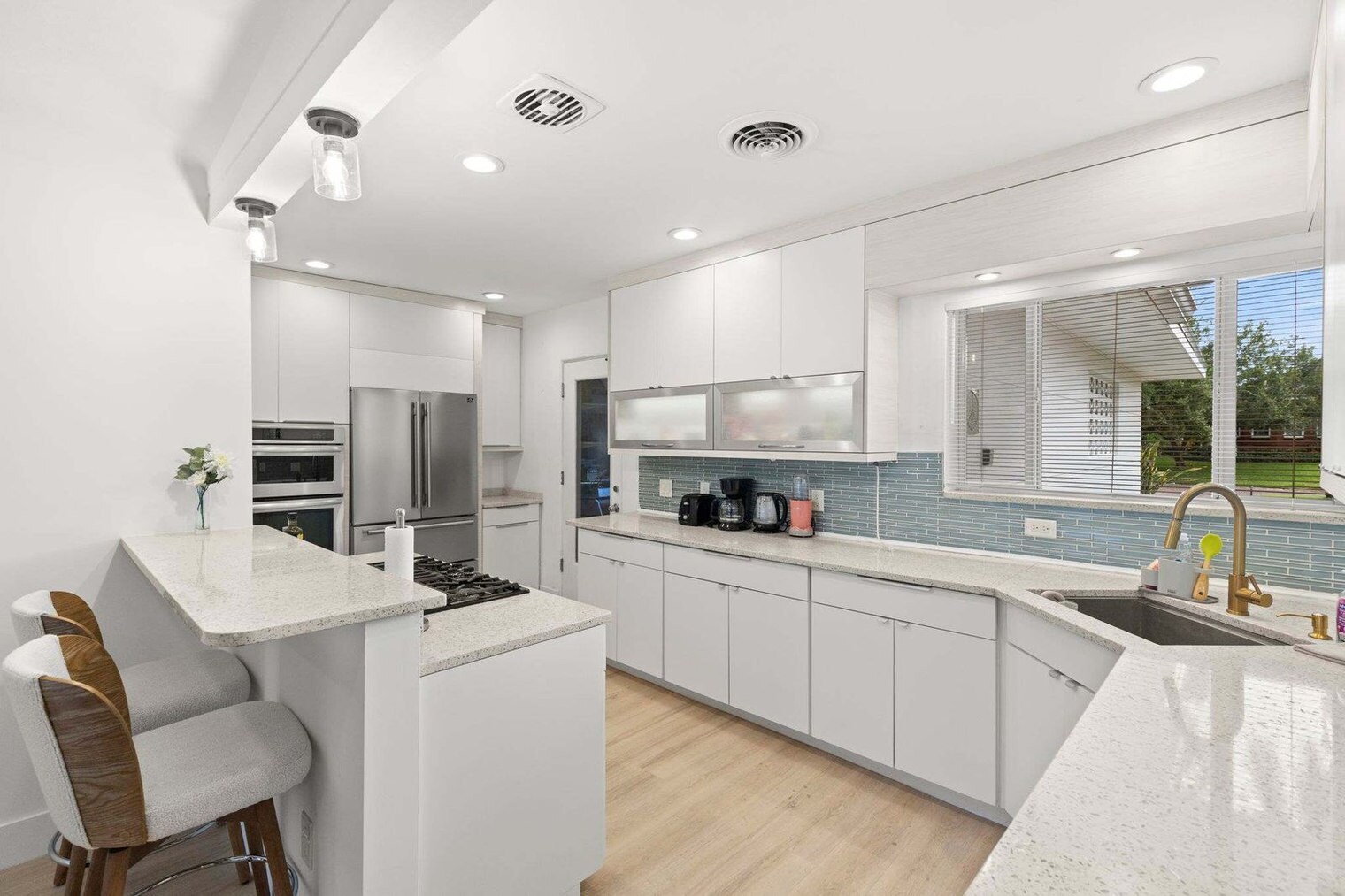 Building Photo - 490 Coffee Pot Riviera NE