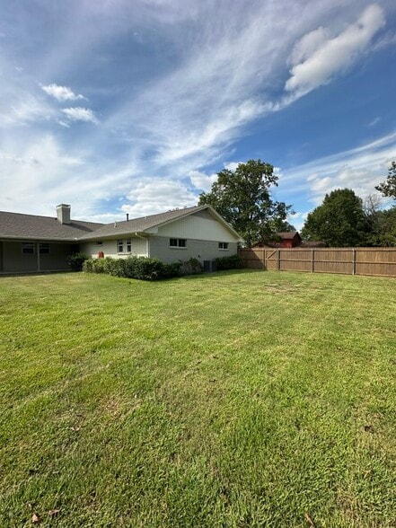 Building Photo - 104 Kingswood Dr
