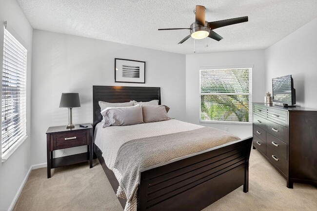 Building Photo - 6657 NW 25th Way