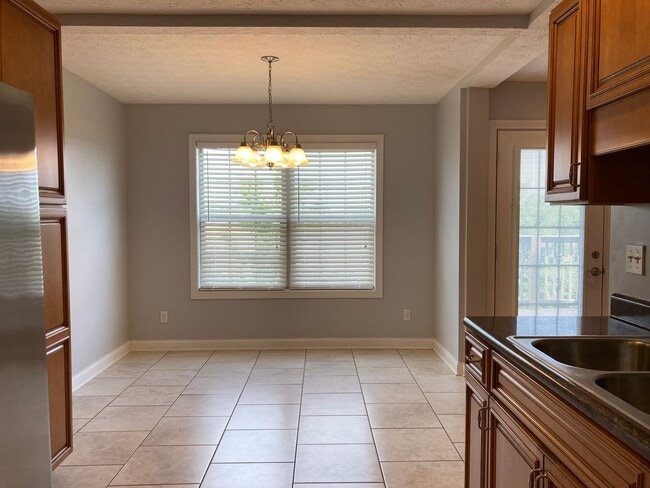Building Photo - 141 Twin Lakes Dr