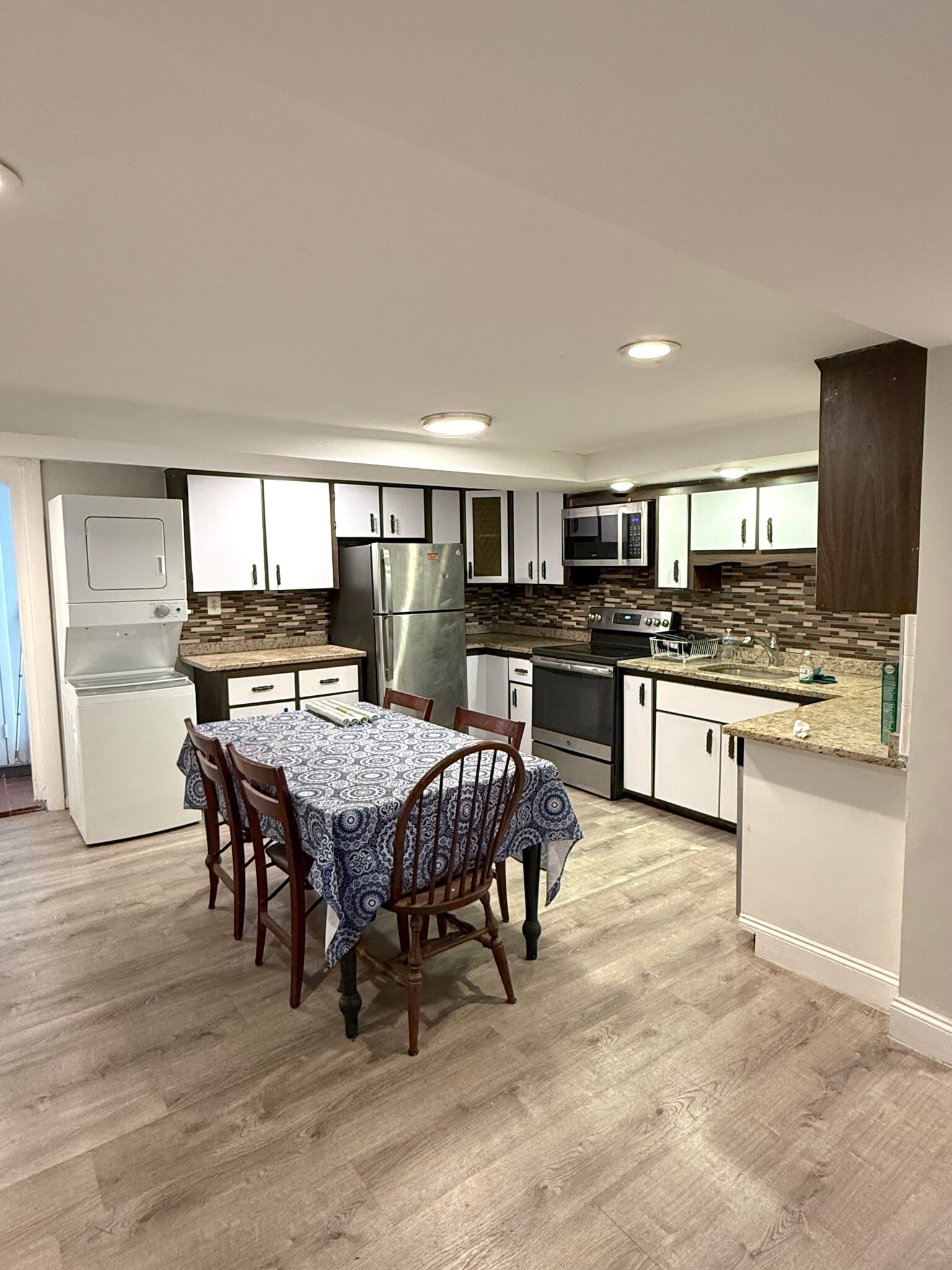 Building Photo - 84 Thorndike St