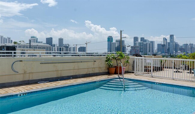 Building Photo - 250 NW 23rd St