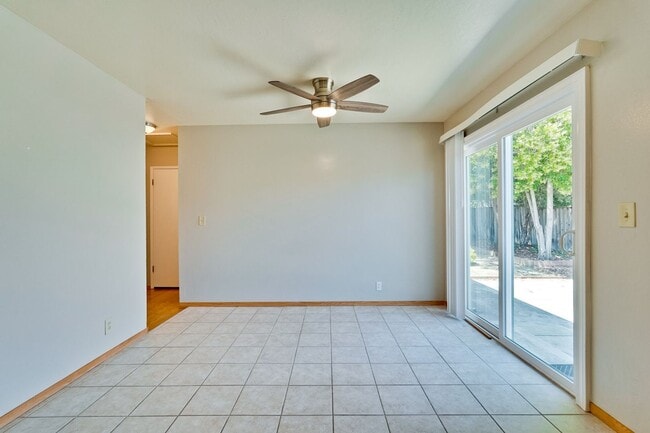 Building Photo - Charming 3-bedroom, 2-bathroom ranch-style...