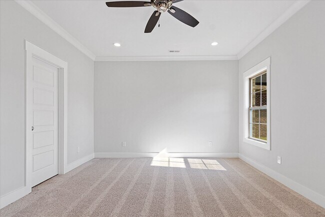 Building Photo - NEW Move in Ready Home!