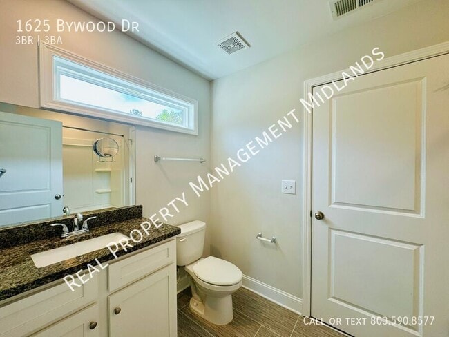 Building Photo - 1625 Bywood Dr