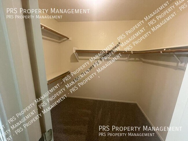 Building Photo - 1122 E Butler Dr