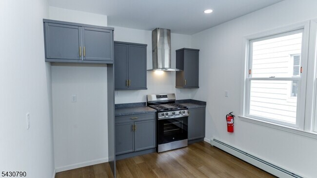 Building Photo - 182 Ellery Ave