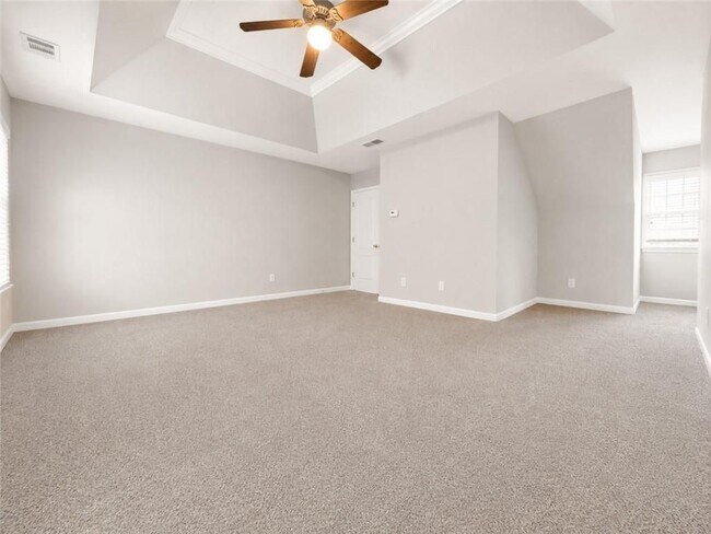 Building Photo - 1707 Hidden Pond Cir