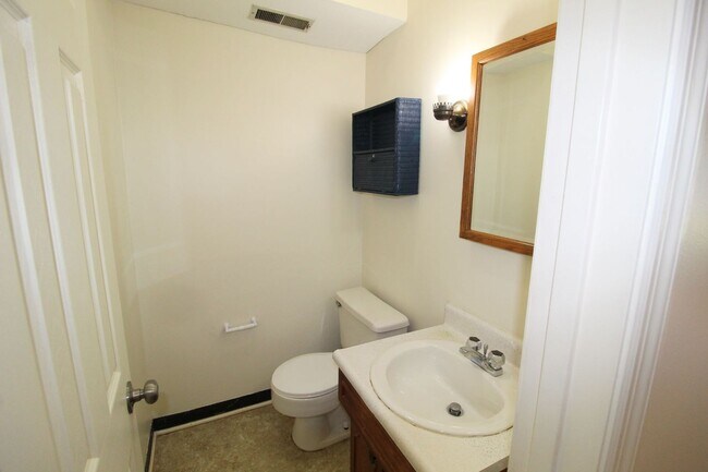 Building Photo - 1331 Devon Ln