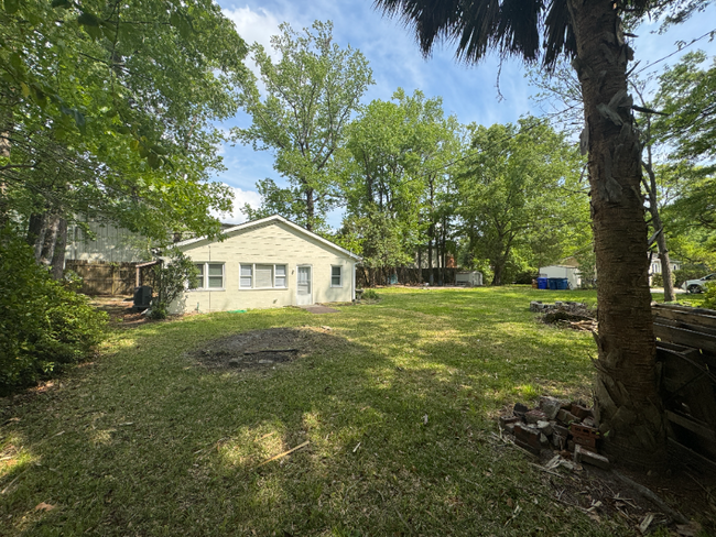 Building Photo - 1834 Belgrade Ave