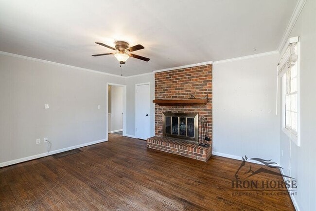 Building Photo - 190 Brentwood Dr