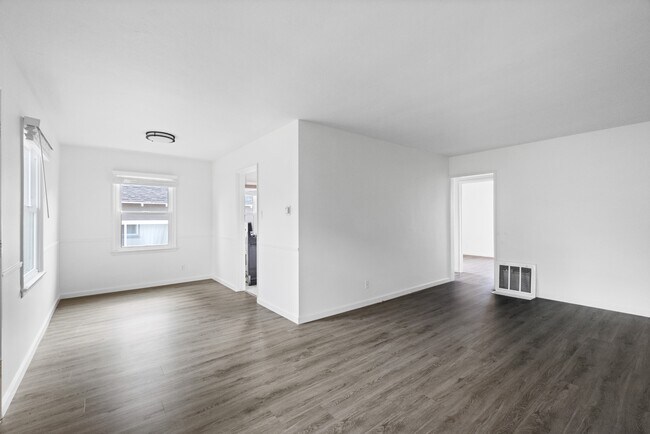 Building Photo - 3493 Meier St