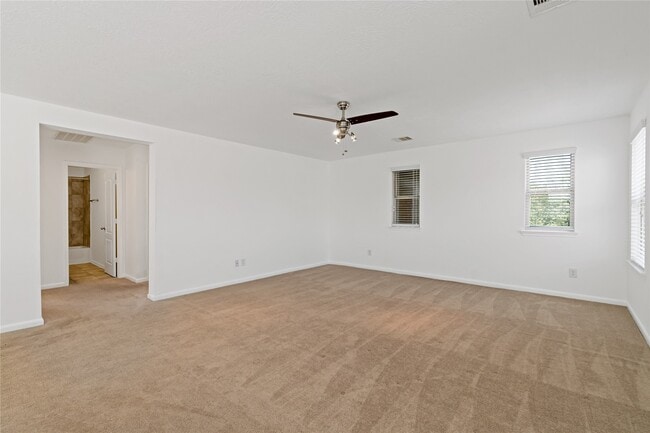 Building Photo - 25435 Autumn Woods Dr