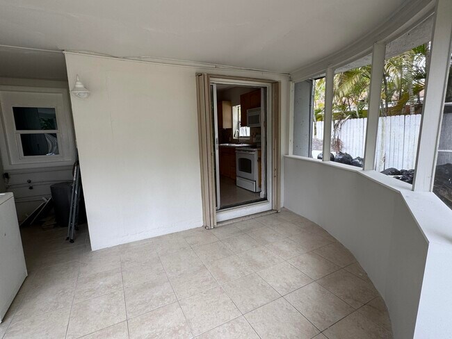 Building Photo - 1508 NW 1st Ave