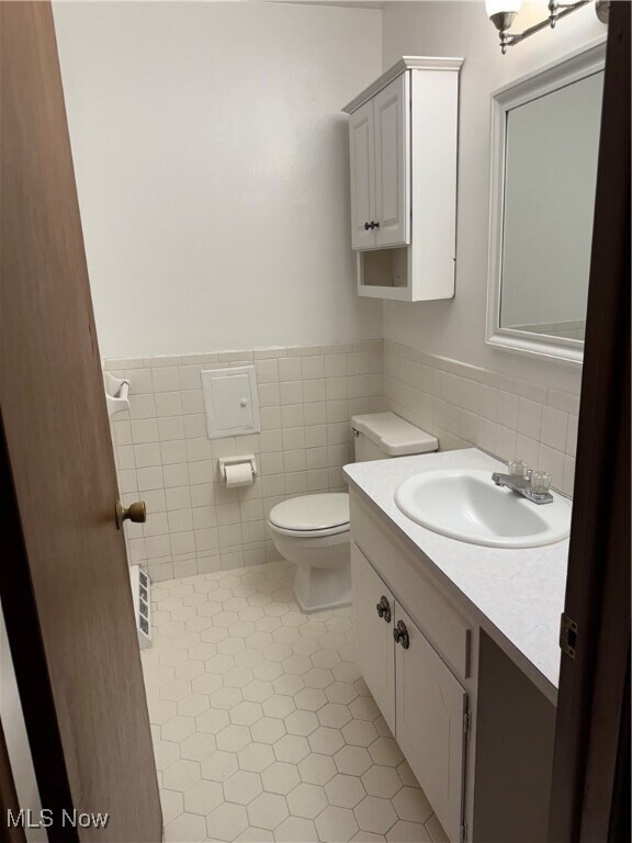 Building Photo - 15809 Montrose Ave