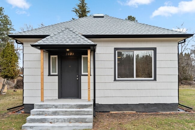 Primary Photo - Beautifully Remodeled 3 Bed 1 Bath Single ...