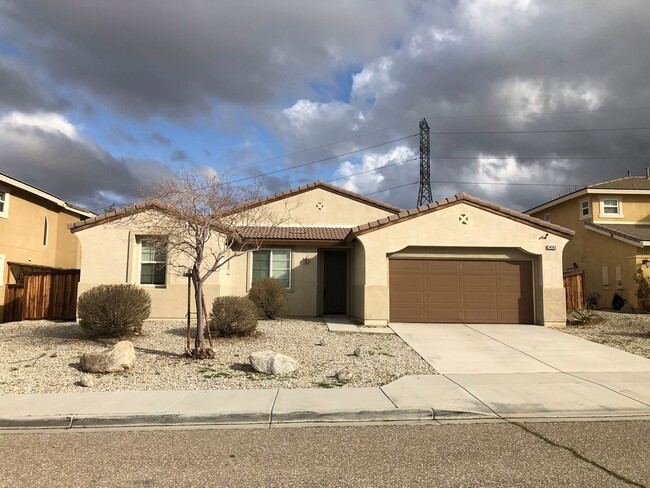 Primary Photo - Big, Beautiful 3Bedroom 2Bathroom Home In ...