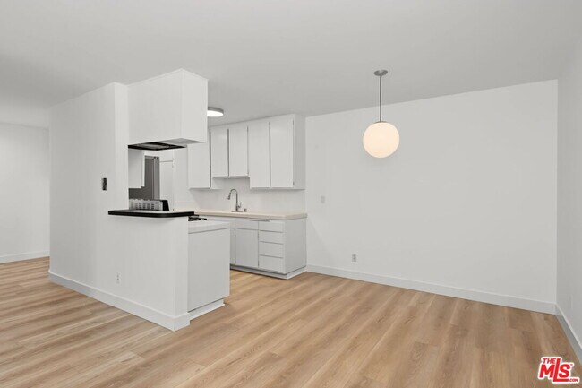 Building Photo - 16169 Sunset Blvd