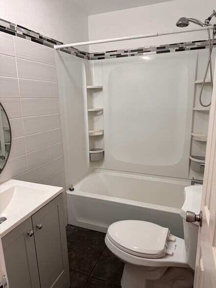 Building Photo - 61538 Valley View Dr