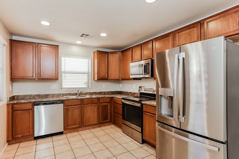 Building Photo - 1872 S Seton Ave