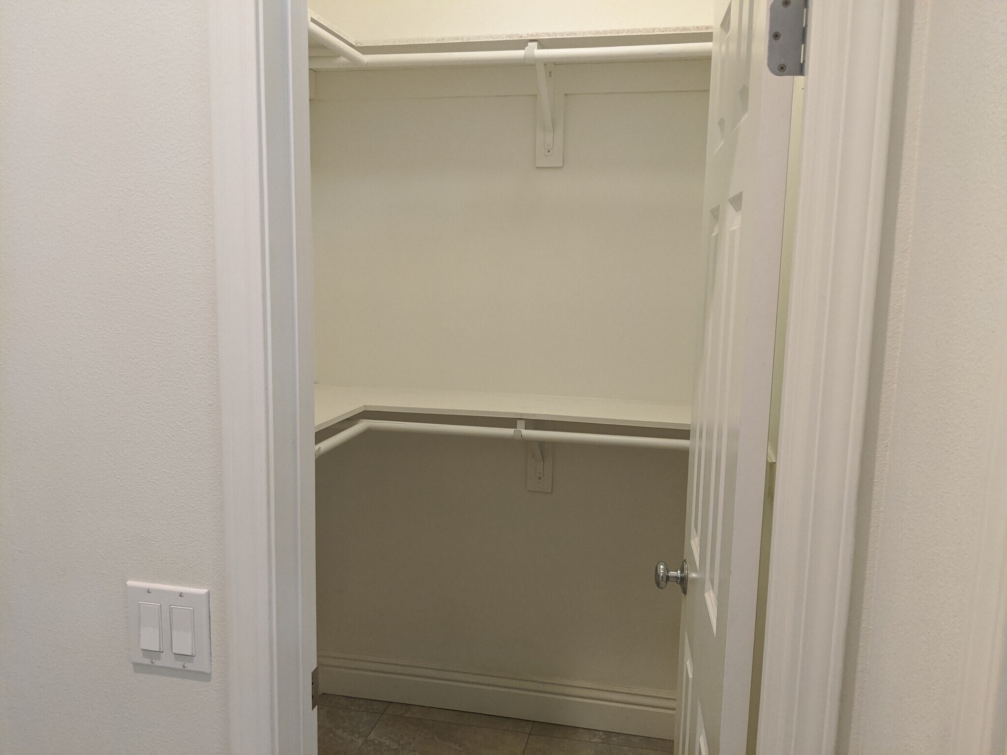 walk in closet - 24381 Santa Clara Ave
