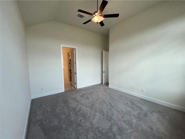 Building Photo - 712 Faith Dr