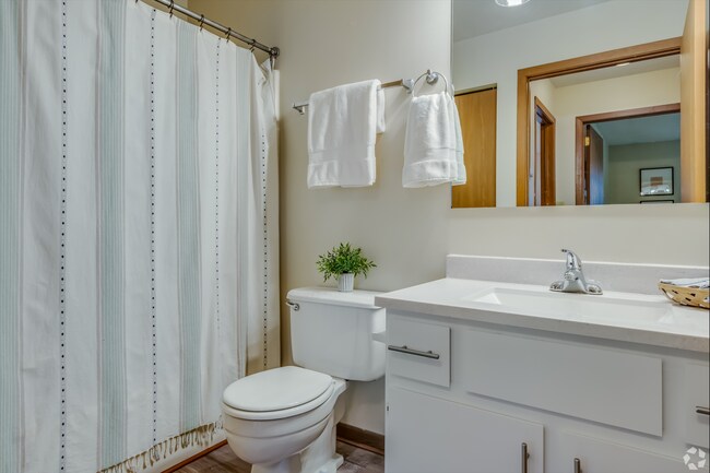 Building Photo - 1/2 OFF FIRST MONTHS RENT SPECIAL!