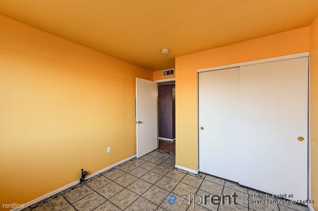 Building Photo - 2 br, 2 bath Condo - 1520 Ben or St, Las V...