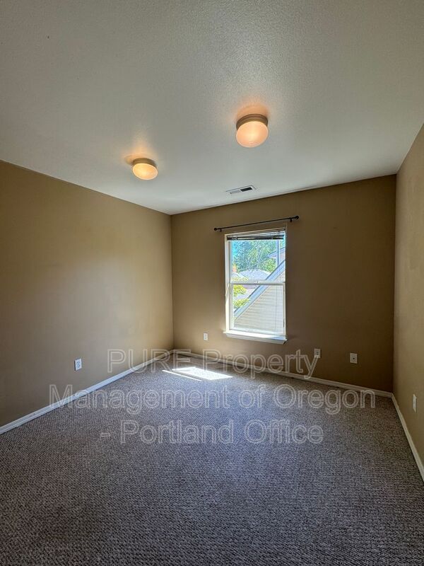 Building Photo - 6734 N Monteith Ave
