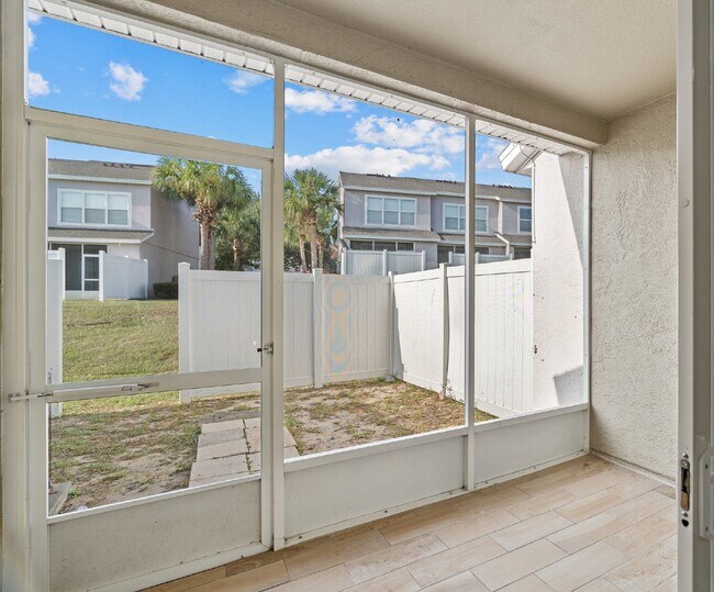 Building Photo - **NEWLY REMODELED ** MAINTENANCE FREE TOWNHOME/ NO APPLICATION FEES**