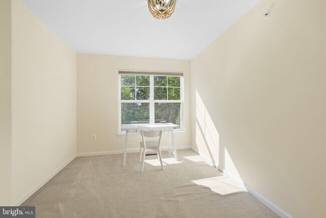 Building Photo - 1571 Renate Dr