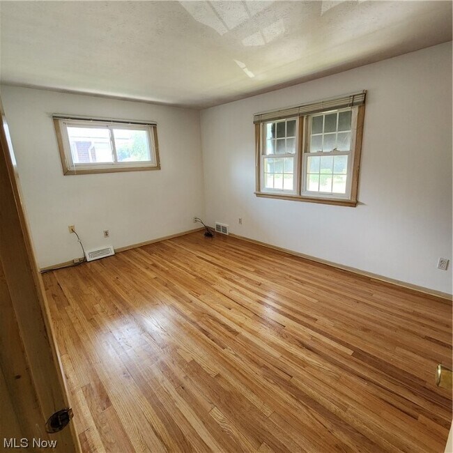 Building Photo - 1215-1217 Bonnie Ln