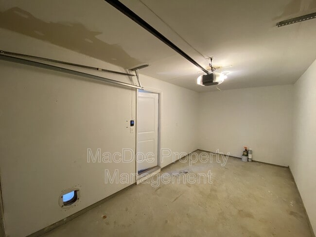 Building Photo - 302 Brenton Rd