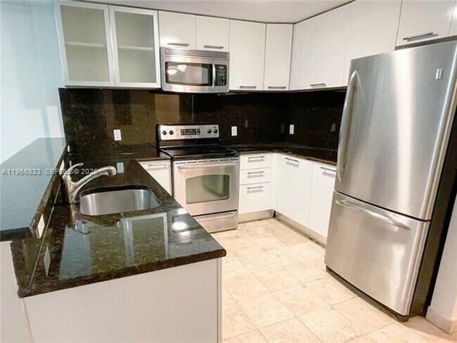 Building Photo - 3339 Virginia St