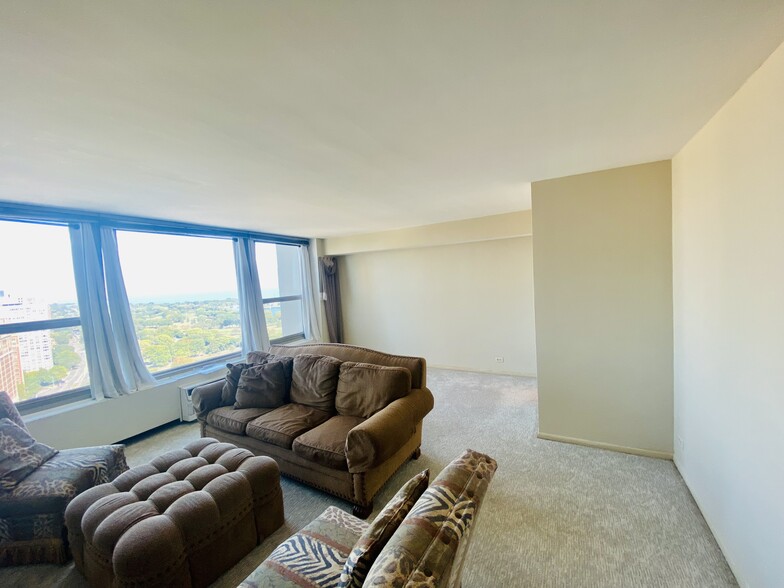 Building Photo - 3600 N Lake Shore Dr