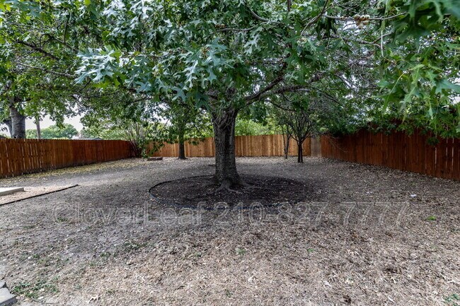 Building Photo - 8019 Hilltop Crest