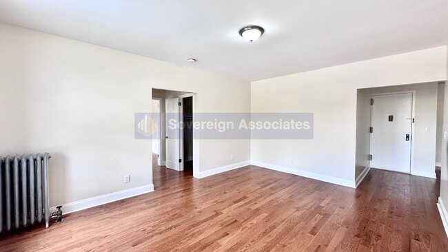 Building Photo - 1803 Riverside Dr