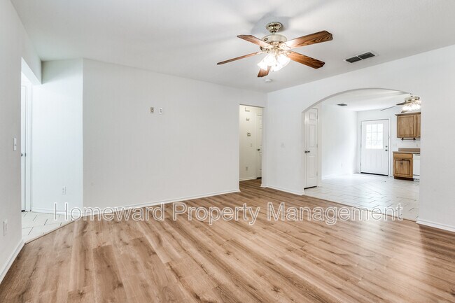 Building Photo - 204 Gerrish St