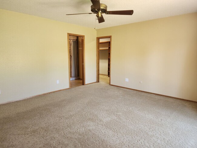 Building Photo - 516 Diamondhead Dr