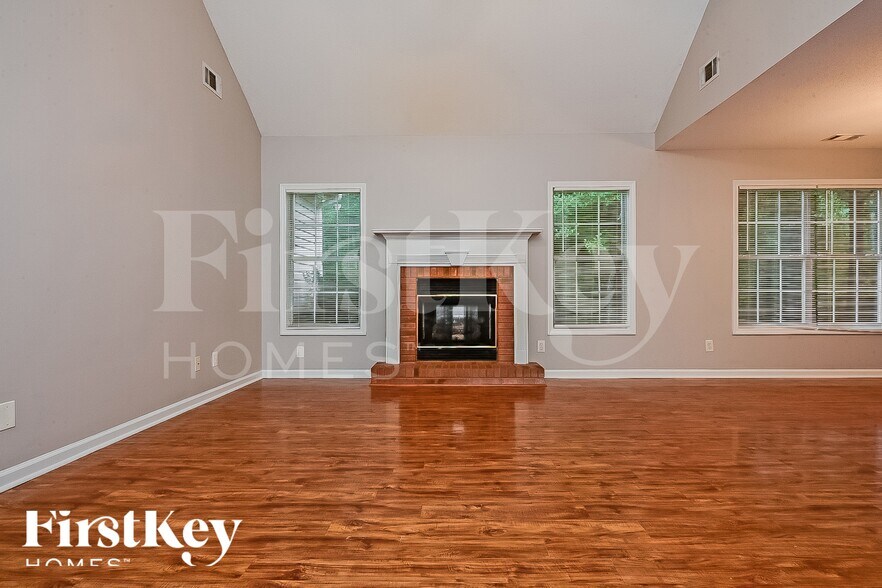 Building Photo - 145 Garrison Chase