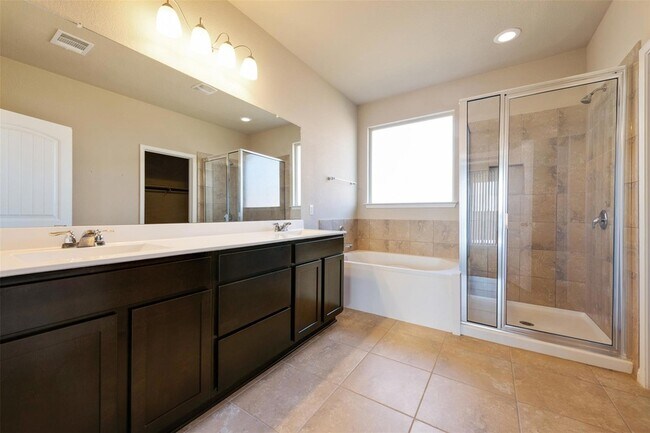 Building Photo - 16445 Vescovo Ln