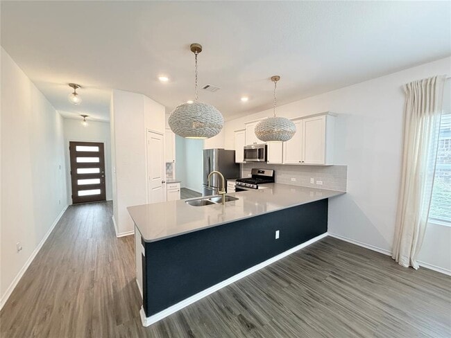Building Photo - 928 Legends Ln
