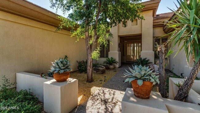 Building Photo - 6461 E Crested Saguaro Ln