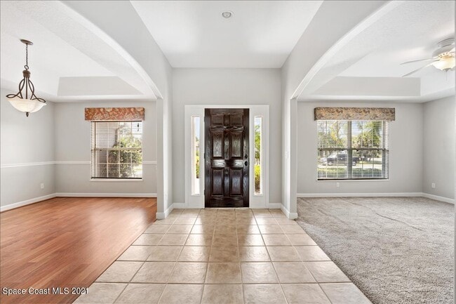 Building Photo - 5867 Treasure Ln