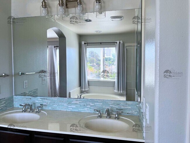 Building Photo - Charming 3BR/3BA Home in Welcoming Tesoro ...