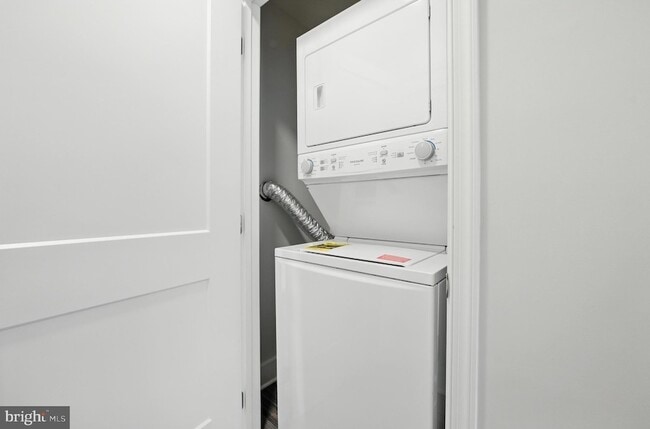 Building Photo - 19510 Village Walk