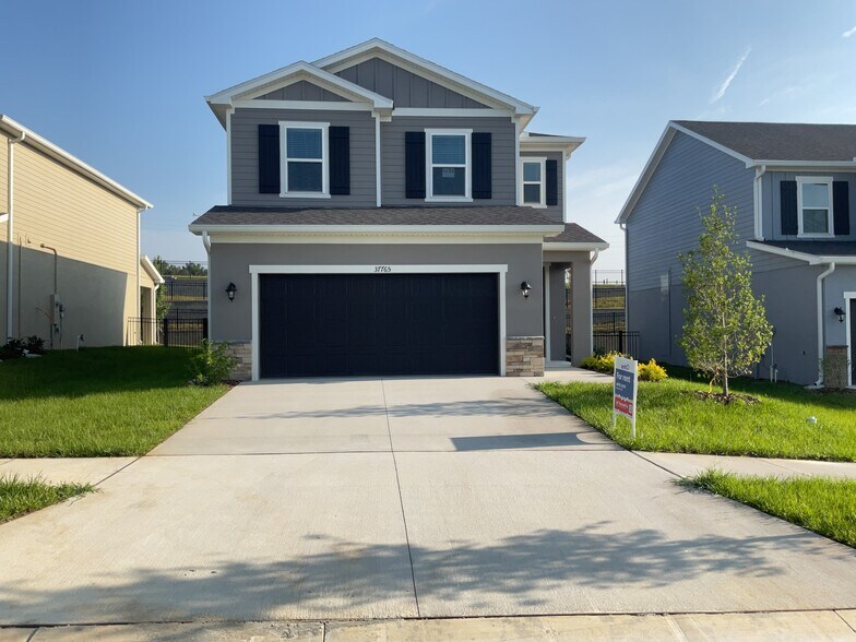 Primary Photo - 37765 Dusty Saddle Ln