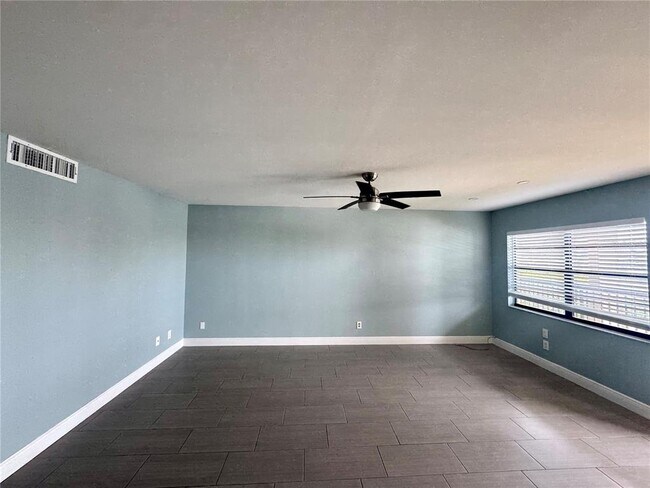 Building Photo - 12500 Capri Cir N