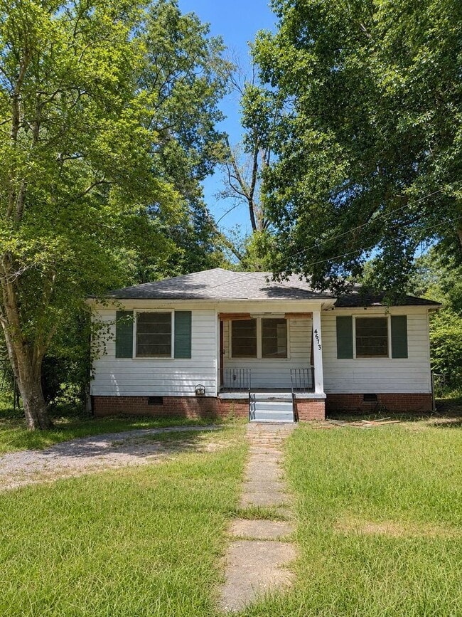 Building Photo - 4673 Churchill Dr