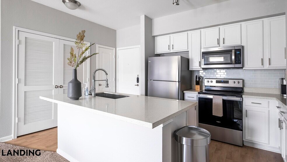 Building Photo - 14807 Woodland Hills Dr